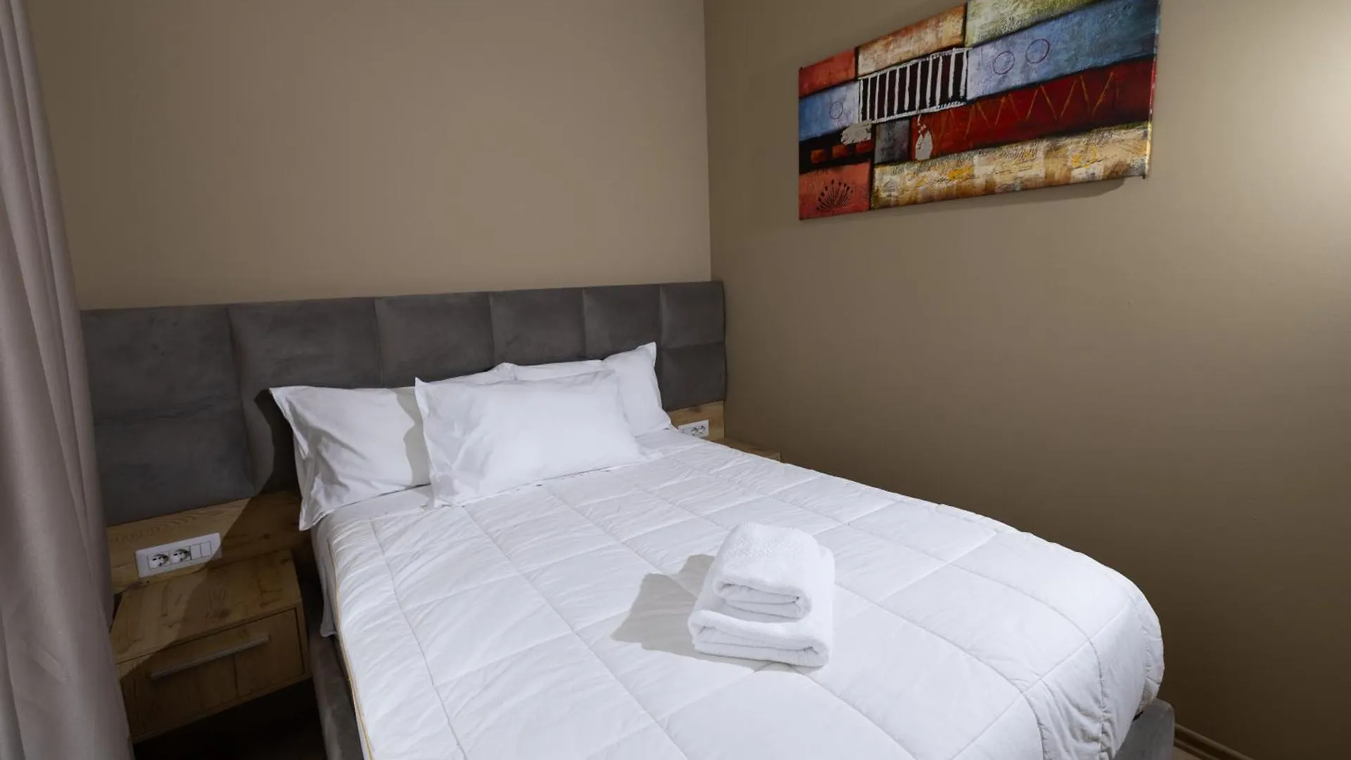 4R Colombo Hotel 地拉那 3*,  阿尔巴尼亚