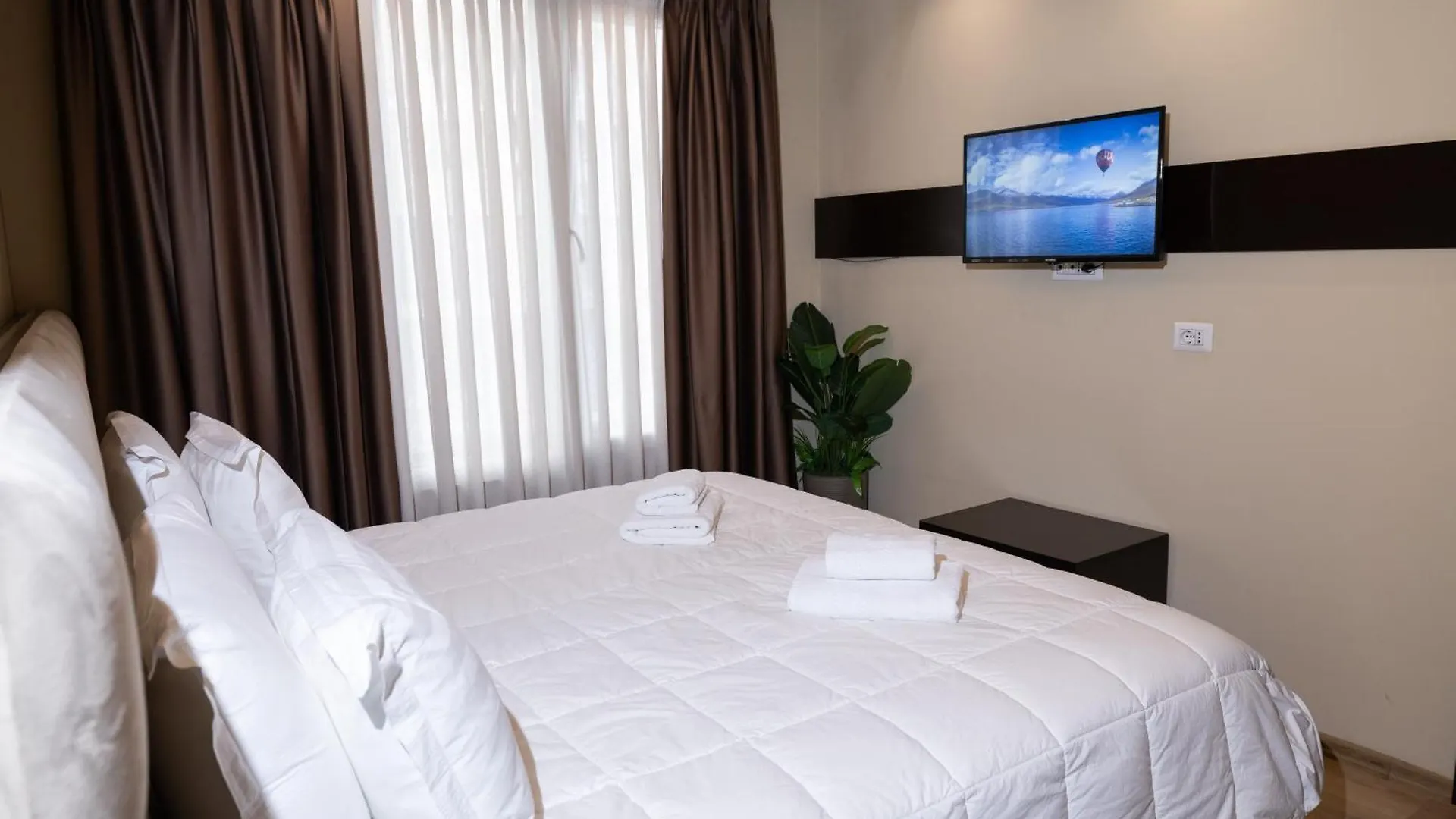 4R Colombo Hotel Tirana