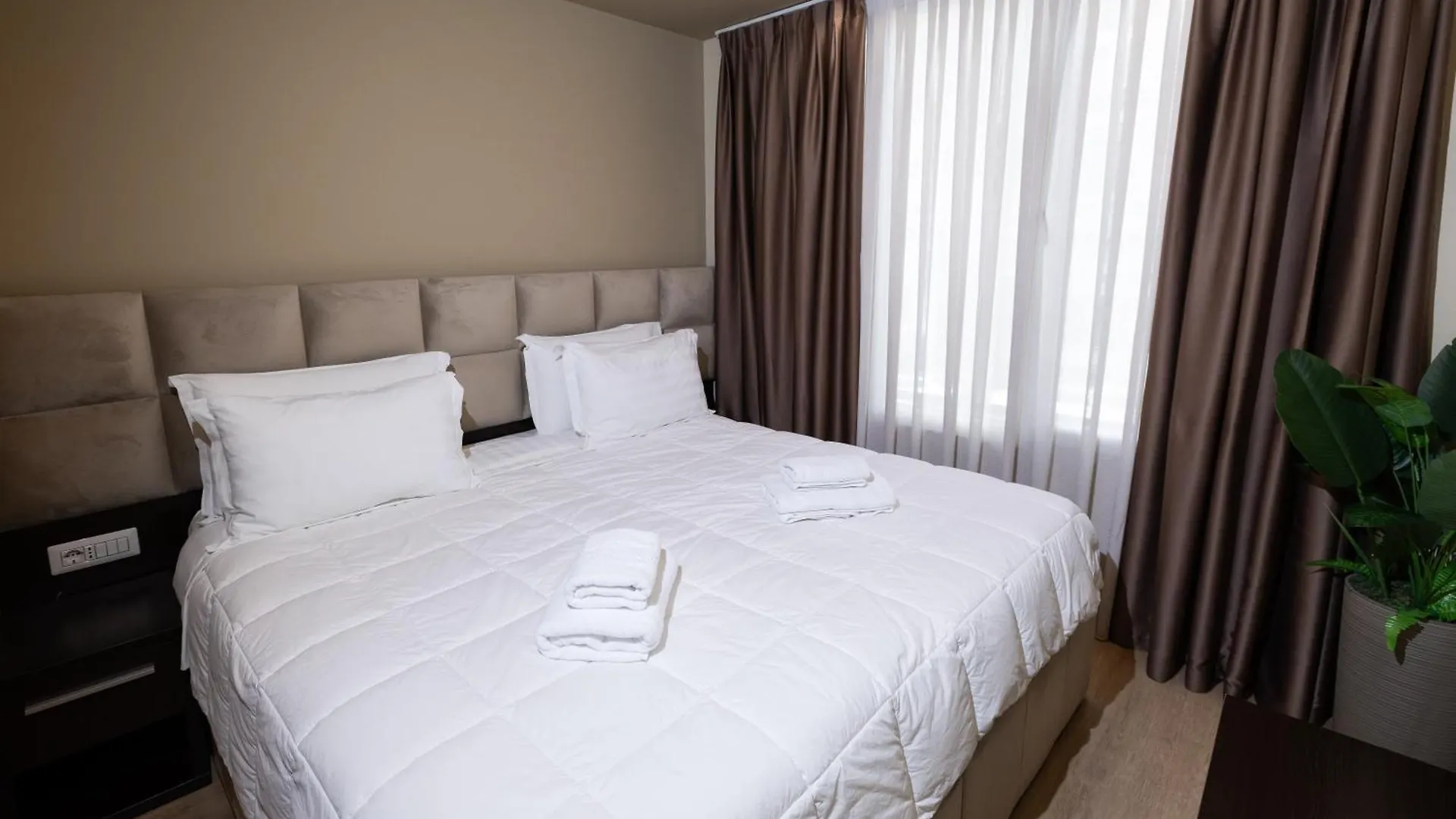 ***  4R Colombo Hotel 地拉那 阿尔巴尼亚