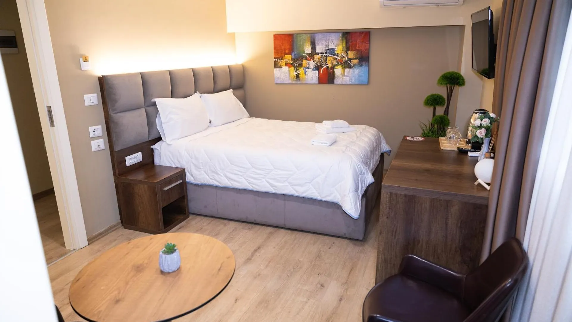 4R Colombo Hotel 地拉那 3*,