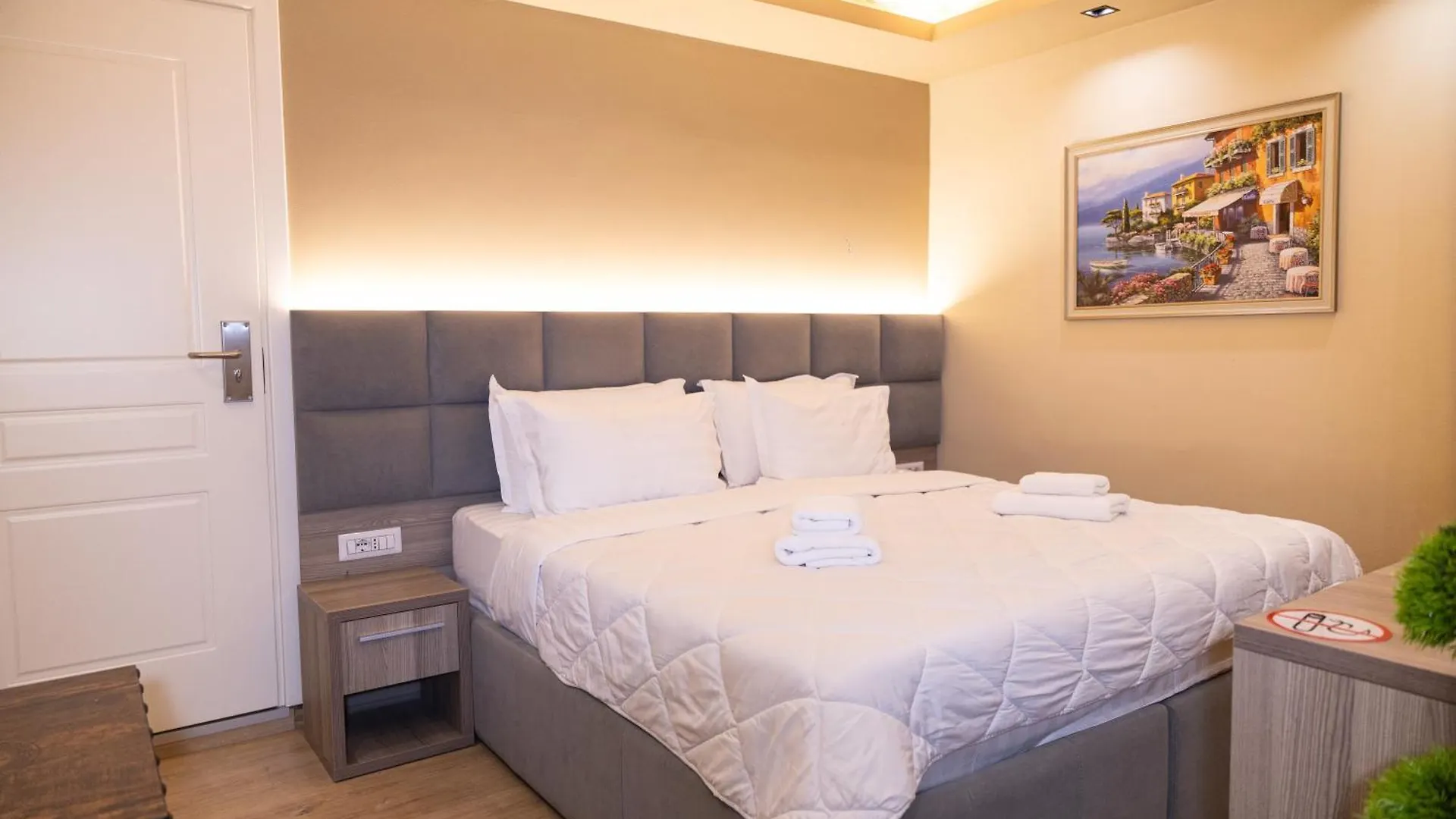 ***  4R Colombo Hotel 地拉那 阿尔巴尼亚