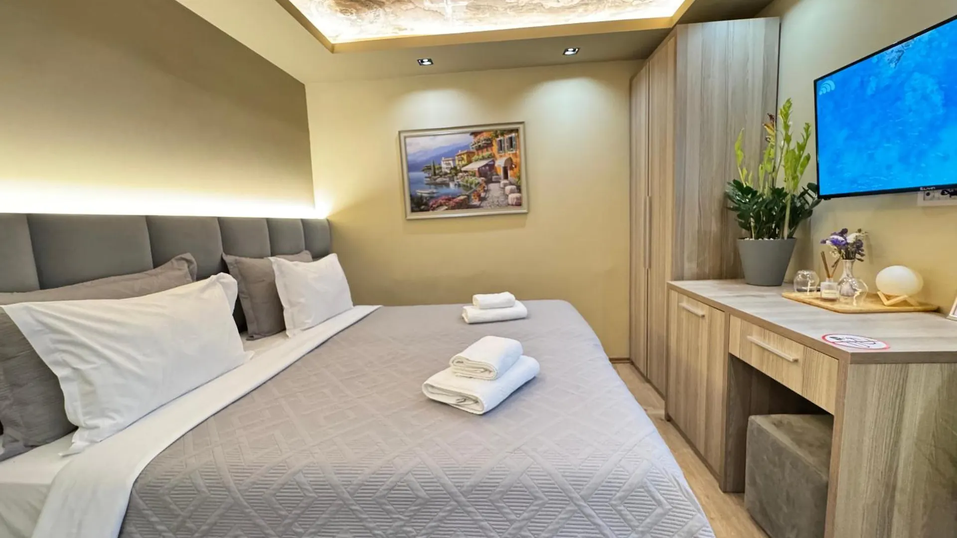 4R Colombo Hotel 地拉那