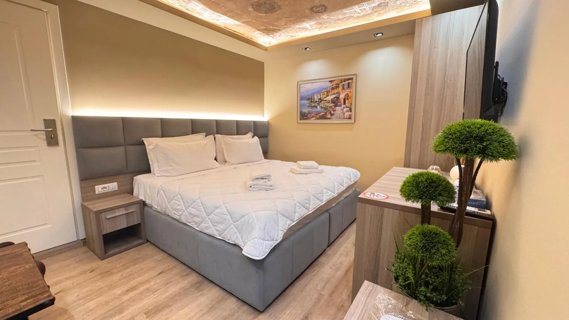 4R Colombo Hotel Tirana
